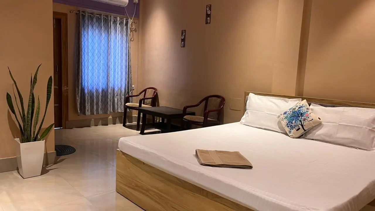 Deluxe Room F2 Palaash Bon Homestay Guwahati