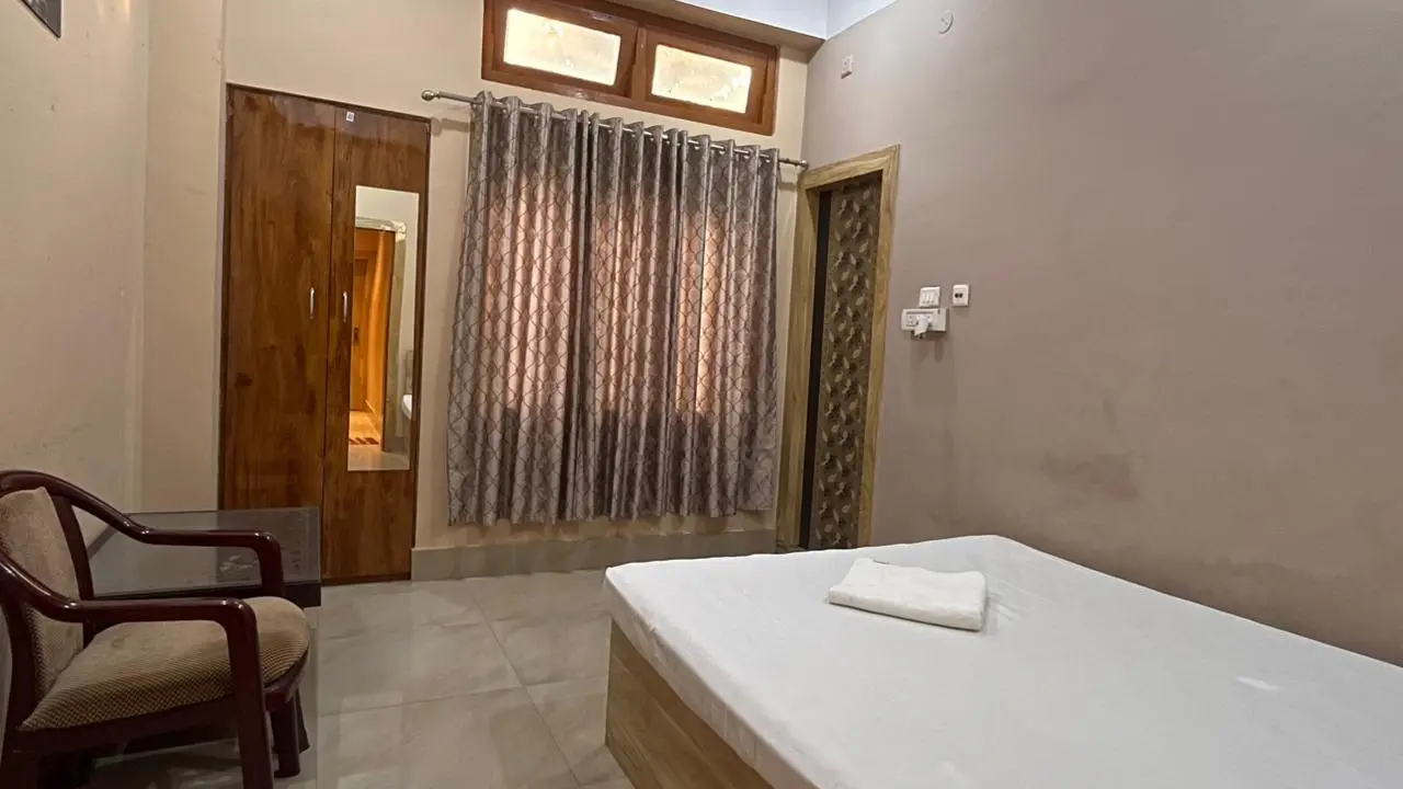 Standard Room F6 Interior