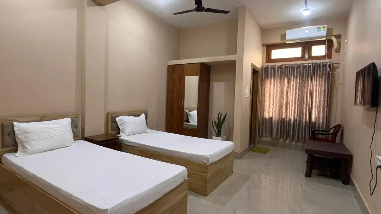 Deluxe Room F7 Palaash Bon Homestay Guwahati