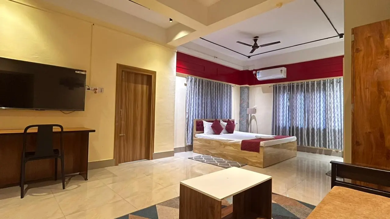 Super Deluxe Room F8 Palaash Bon