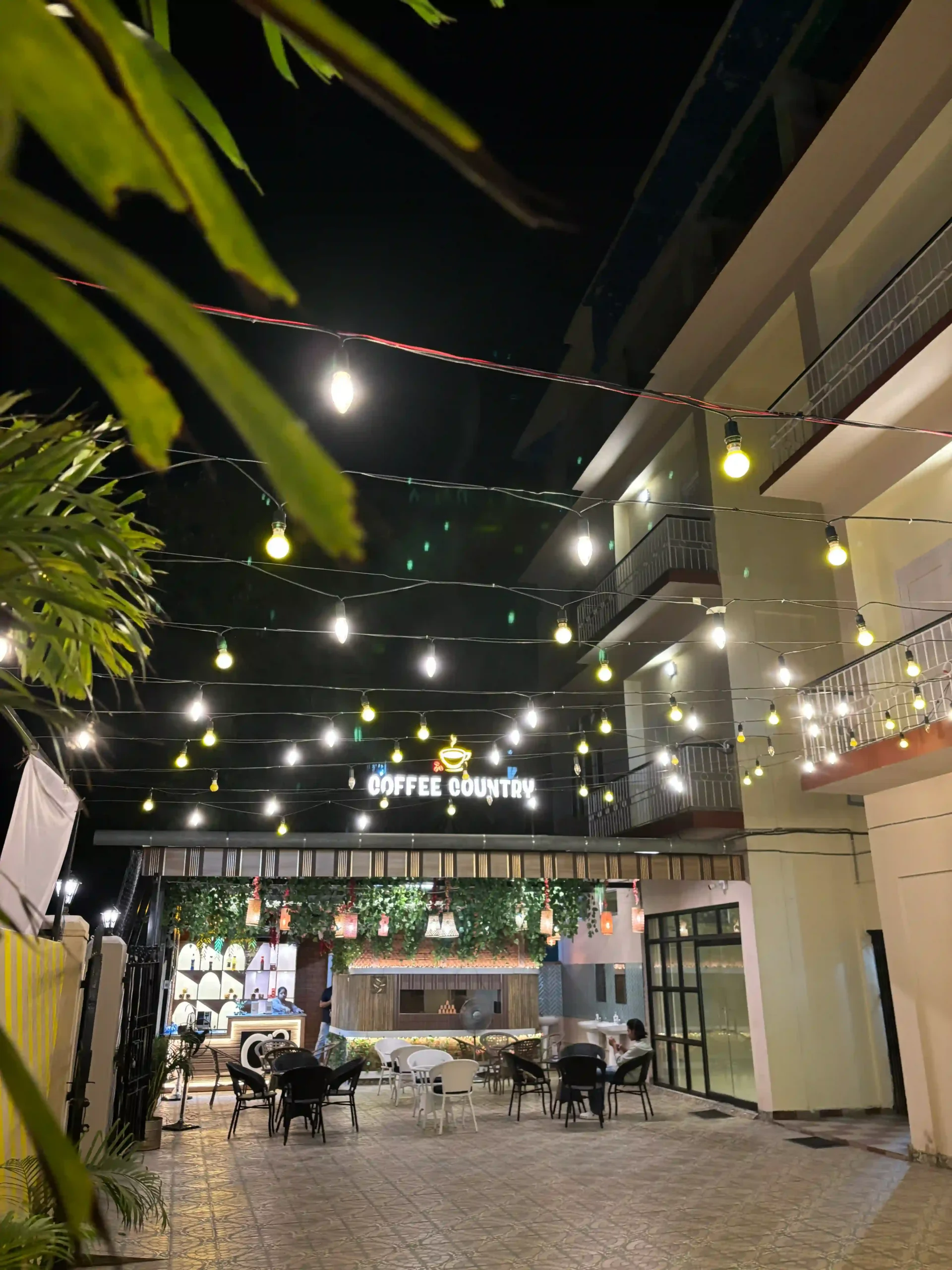Cafe Dining Palaash Bon